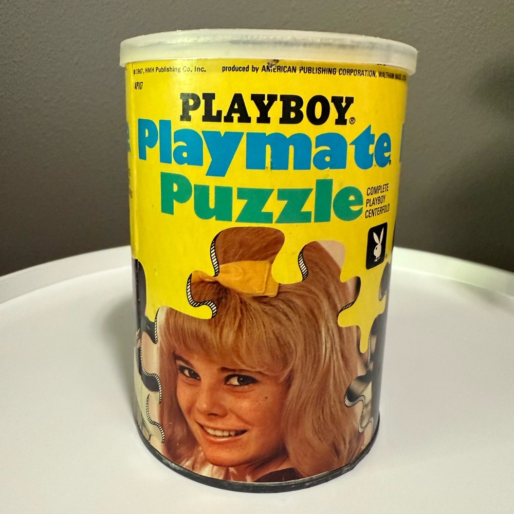 PLAYBOY Playmate Puzzle - Miss August 1967 Centerfold Dede Lind